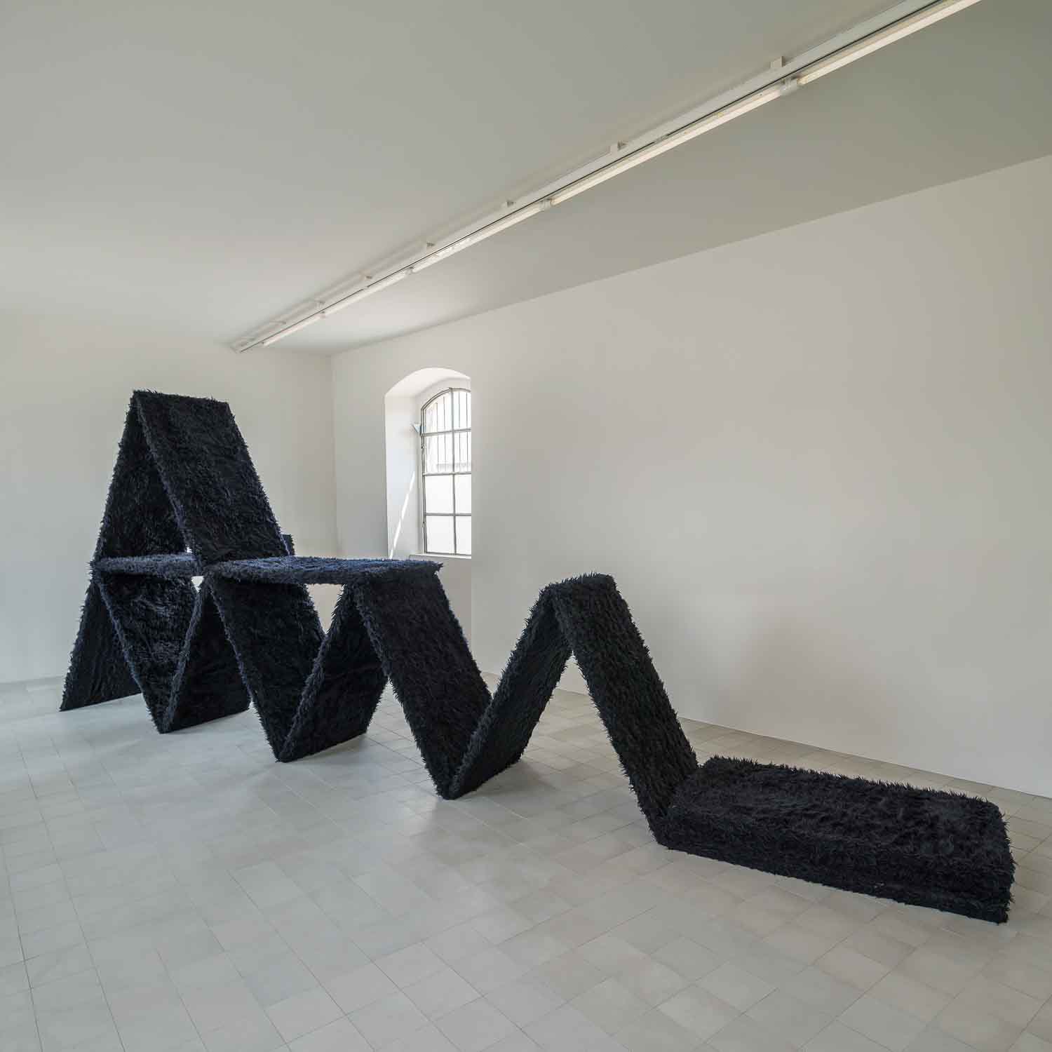 „Solitario“, 1968, in Fondazione Prada (2015). Foto: Attilio Maranzano.