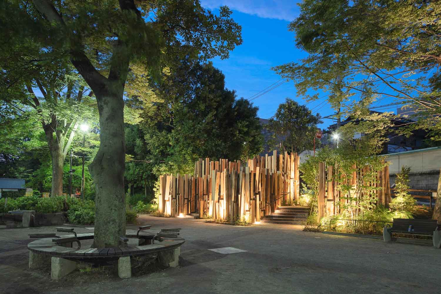 Einen Wald aus fünf Toilettenhäuschen entwarf der Architekt Kengo Kuma. Foto: The Nippon Foundation / Toto Ltd.